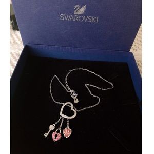 ⛔️SOLD⛔️Swarvoski heart necklace💕